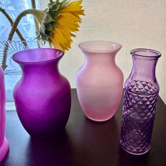 Frosted, deep purple vase 8” - Picture 7 of 16